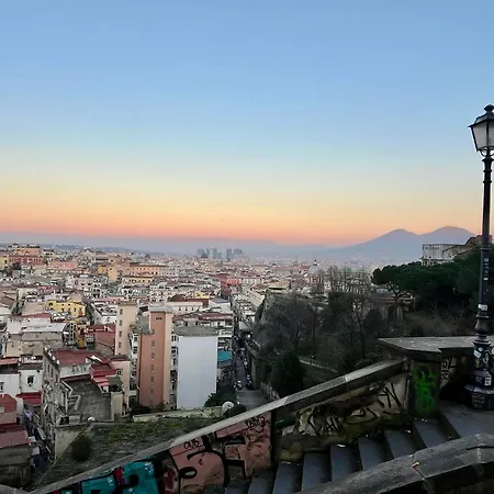 7 House نابولي